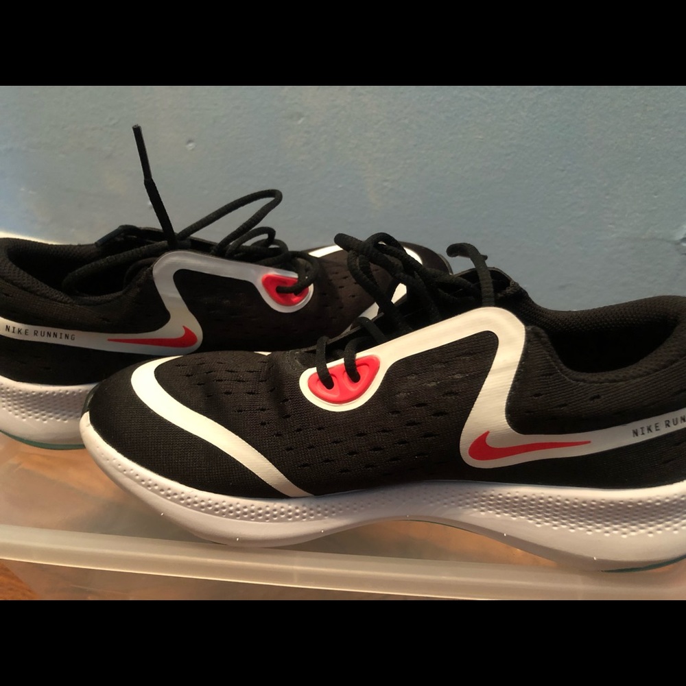 Running Shoes - Picture 5 of 5